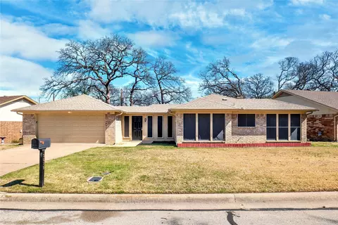 3619 Bordeaux Ct, Arlington, TX 76016
