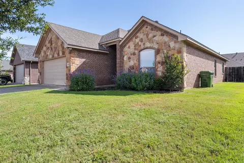 3211 Main St, Granbury, TX 76049