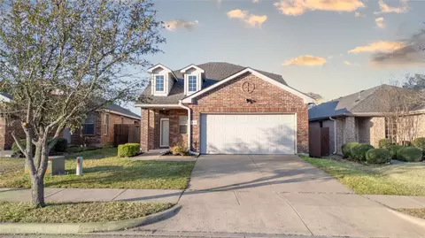 4011 Ridgetop Dr, Heartland, TX 75126