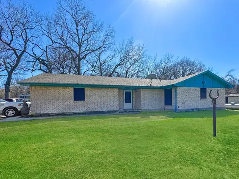 315 Low Water Rd, Grandview, TX 76050