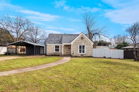 902 W Pleasant Run, Lancaster, TX 75146
