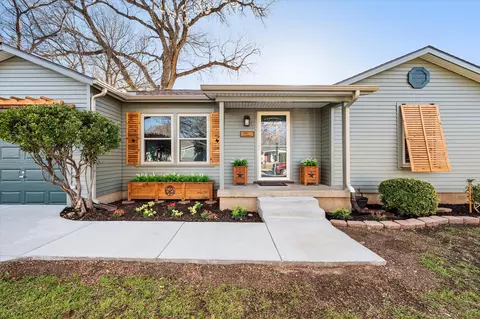 440 Harrison Ln, Hurst, TX 76053