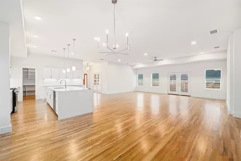 206 S Beach St, Venus, TX 76084
