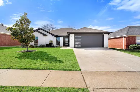810 Elbe Dr, Arlington, TX 76001