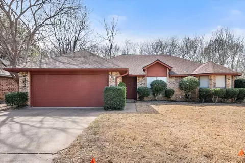 6302 Brookgate Dr, Arlington, TX 76016