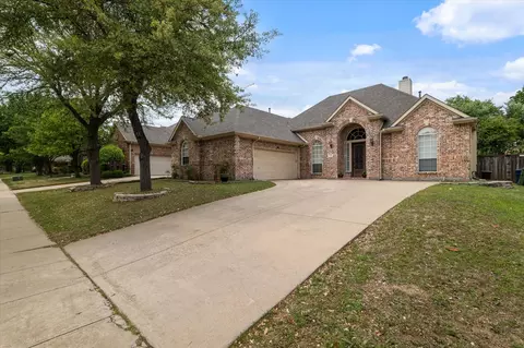 525 Green Apple Dr, Garland, TX 75044