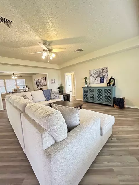Living - 1245 Eubanks Rd, Combine, TX 75159 photo 2 of 4