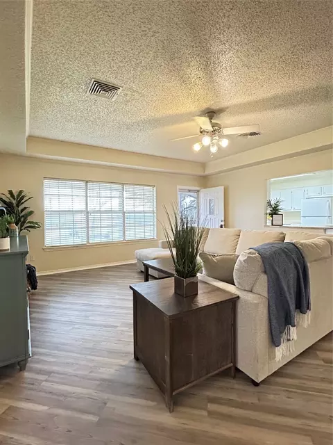 Living - 1245 Eubanks Rd, Combine, TX 75159 photo 4 of 4