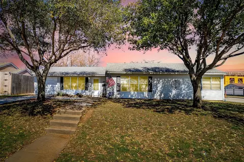 6000 Locke Ave, Fort Worth, TX 76116