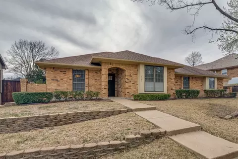 2841 Colleen Dr, Garland, TX 75043