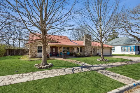 211 E University Ave, Waxahachie, TX 75165