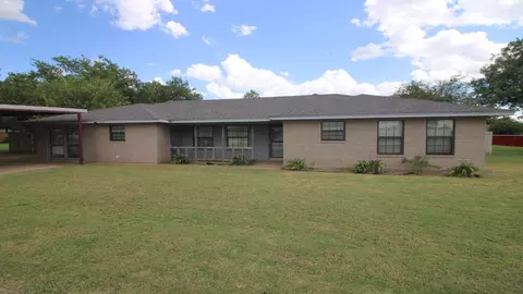 Exterior - 805 N 3rd T, Haskell, TX 79521 photo 3 of 6