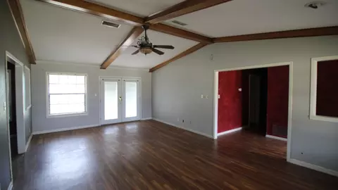 Living - 805 N 3rd T, Haskell, TX 79521 photo 3 of 5
