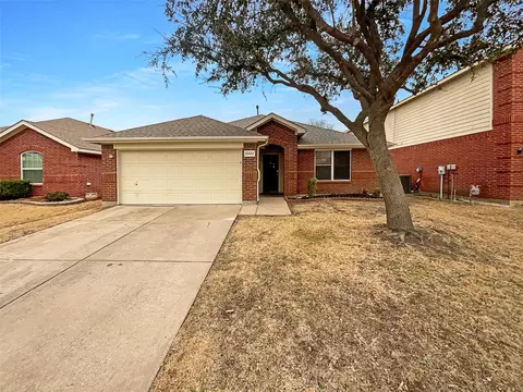 10433 Lake Park Dr, Hurst, TX 76053