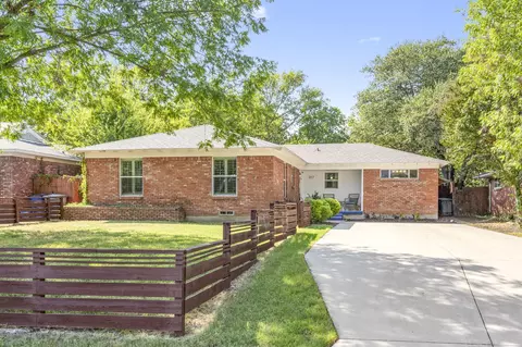 217 Bon Aire Dr, Dallas, TX 75218