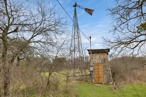 2200 Flat Rock Rd, Azle, TX 76020