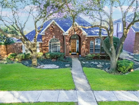 6805 Saint Lawrence St, Plano, TX 75024