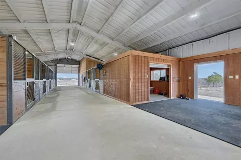 2824 County Road 107, Whitesboro, TX 76273