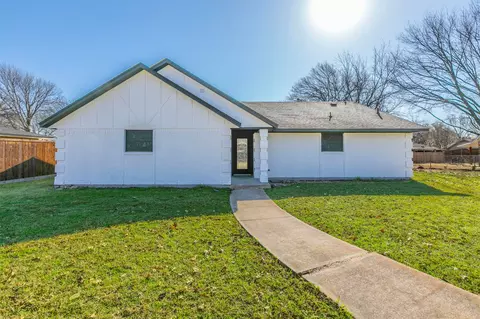 1814 Crystal Springs Dr, Duncanville, TX 75137