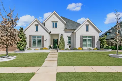 9113 Venado Dr, North Richland Hills, TX 76182