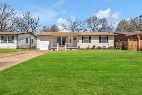 2203 Dennis St, Irving, TX 75062