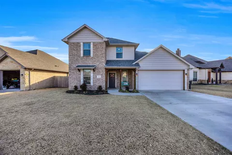 1717 Lakeway Dr, Cleburne, TX 76033