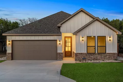 5739 Barkridge Dr, Granbury, TX 76048