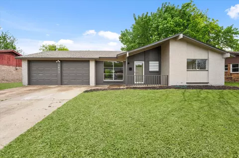 5633 Comer Dr, Fort Worth, TX 76134