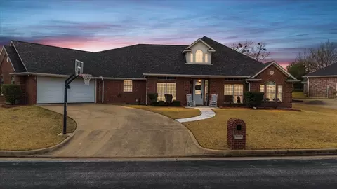 1900 Frostwood Dr, Tyler, TX 75703