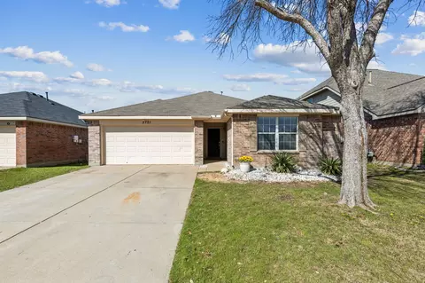 5721 Downs Dr, Fort Worth, TX 76179