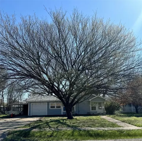 1810 Cottonwood Rd, Carrollton, TX 75006