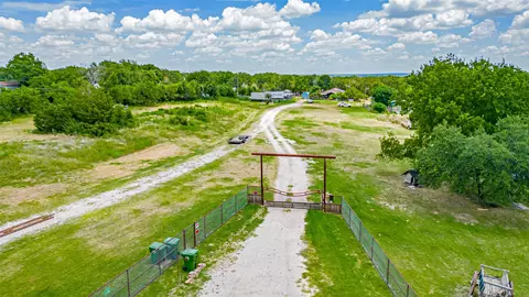 5944 Tenderfoot Trl, Fort Worth, TX 76135
