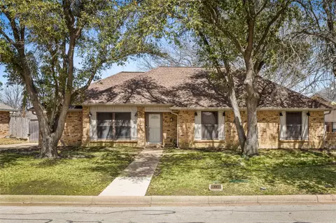 3912 Felisa Pl, Fort Worth, TX 76133