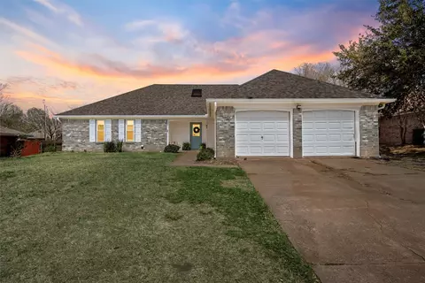83 Delmore Dr, Hillsboro, TX 76645