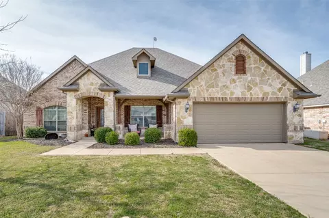 312 Windy Glen Dr, Decatur, TX 76234