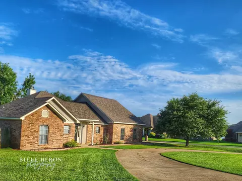 274 Griffin Dr, Stonewall, LA 71078