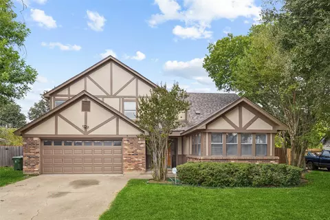 1107 Port Au Prince Dr, Arlington, TX 76012