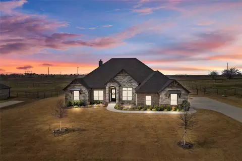 819 Alto Bonito Ct, Godley, TX 76044