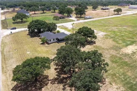 114 Robles Ln, Alvord, TX 76225