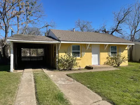 425 S Redford Ln, White Settlement, TX 76108