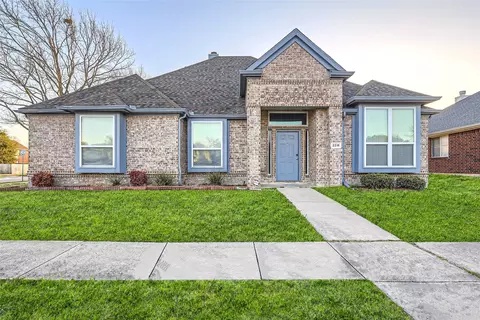 2218 Valley Creek Dr, Garland, TX 75040