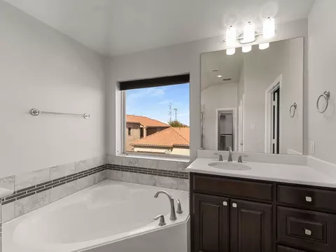 7004 Comal Dr, Irving, TX 75039 photo 21