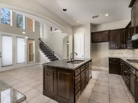 7004 Comal Dr, Irving, TX 75039 photo 8
