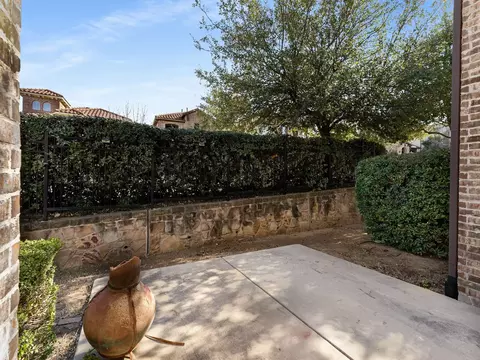 7004 Comal Dr, Irving, TX 75039 photo 35