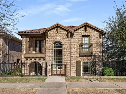 7004 Comal Dr, Irving, TX 75039 photo 3