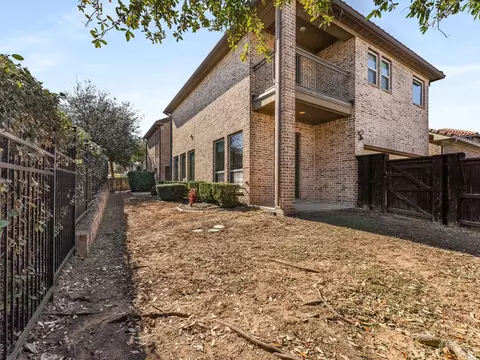 7004 Comal Dr, Irving, TX 75039 photo 37