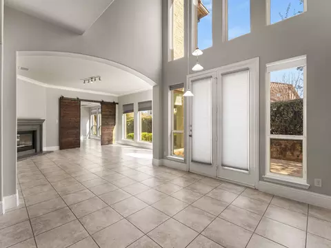7004 Comal Dr, Irving, TX 75039 photo 4