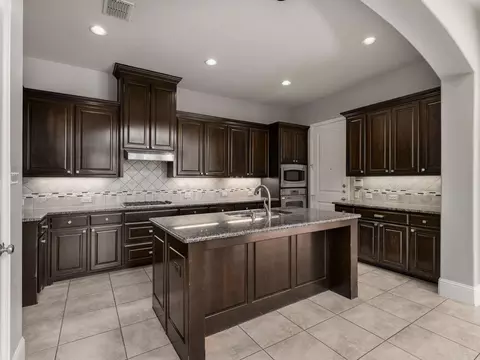 7004 Comal Dr, Irving, TX 75039 photo 10