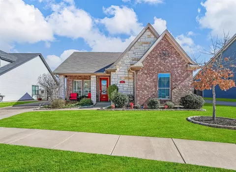 513 Heritage Trl, Burleson, TX 76028