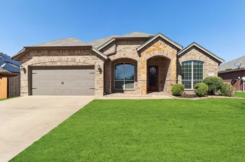 11124 Silver Horn Dr, Fort Worth, TX 76108